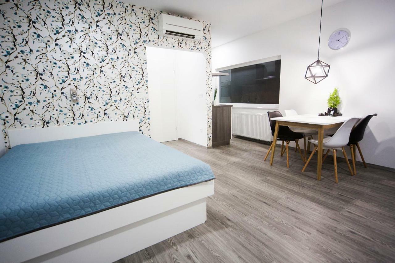 Luxury Studio Apartments Lubiana Esterno foto