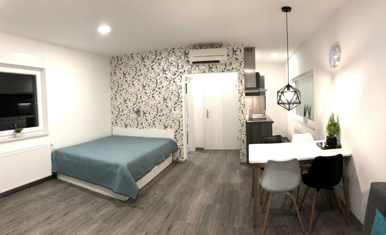 Luxury Studio Apartments Lubiana Esterno foto